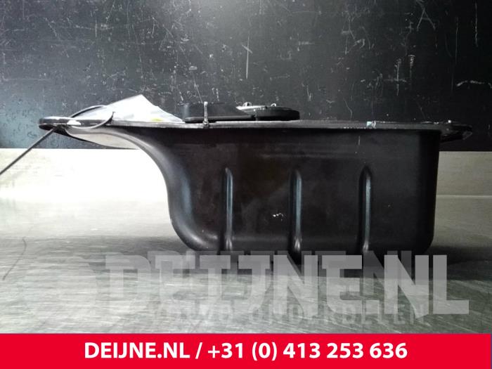 Used Sump Volvo V40 (MV) 1.6 D2 Price € 70,00 Margin scheme offered by van Deijne Onderdelen Uden B.V.