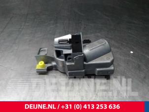 Used Electronic ignition key Volvo V50 (MW) Price € 60,00 Margin scheme offered by van Deijne Onderdelen Uden B.V.