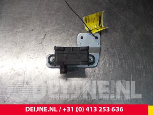 Used Steering angle sensor Volvo S60 I (RS/HV) 2.4 D5 20V Price € 100,00 Margin scheme offered by van Deijne Onderdelen Uden B.V.
