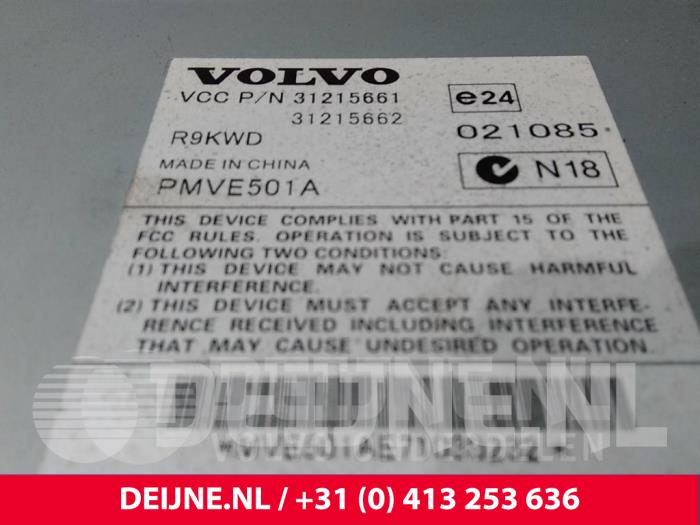Wzmacniacz radiowy z Volvo S40 (MS)  2008