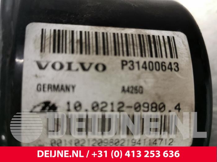 ABS pump Volvo V40 Cross Country 1.6 D2 - 31400643 D4162T ATE
