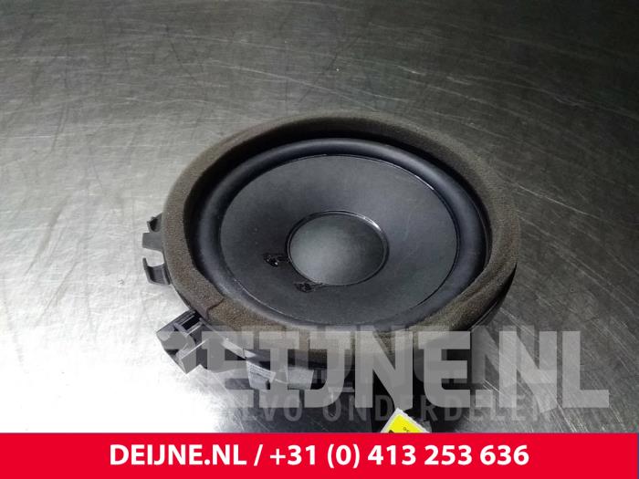 Speaker from a Volvo XC60 I (DZ) 2.4 D3/D4 20V AWD 2012