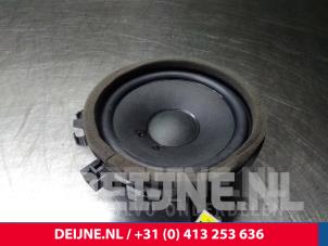 Used Speaker Volvo XC60 I (DZ) 2.4 D3/D4 20V AWD Price € 8,50 Margin scheme offered by van Deijne Onderdelen Uden B.V.