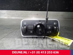 Used Light switch Volvo V70 (BW) 2.4 D5 20V AWD Price € 25,00 Margin scheme offered by van Deijne Onderdelen Uden B.V.