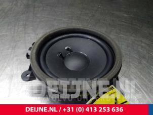 Used Speaker Volvo XC60 I (DZ) 2.4 D5 20V AWD Geartronic Price € 8,50 Margin scheme offered by van Deijne Onderdelen Uden B.V.