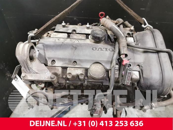 Engine Volvo S60 I 2.4 20V 170 - 8251100 B5244S