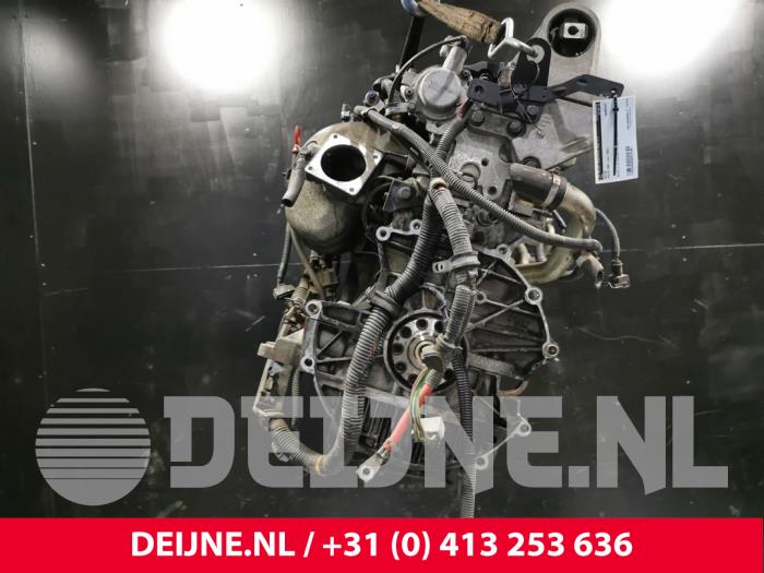 Engine Volvo S60 I 2.4 20V 170 - 8251100 B5244S