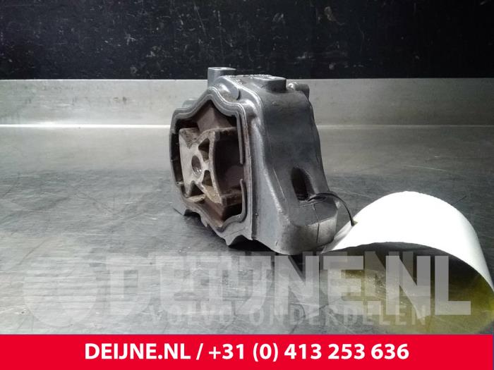 Gebrauchte Motorlager Volvo V60 I (FW/GW) 2.4 D6 20V Plug-in Hybrid AWD Preis € 25,00 Margenregelung angeboten von van Deijne Onderdelen Uden B.V.