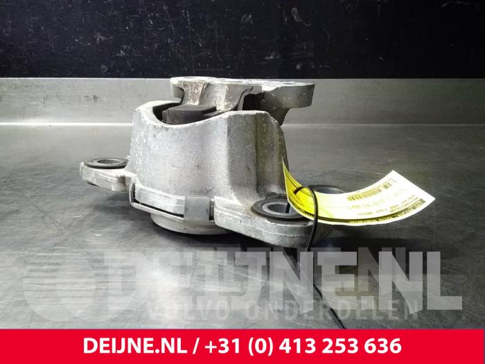 Gebrauchte Motorlager Volvo V60 I (FW/GW) 2.4 D6 20V Plug-in Hybrid AWD Preis € 25,00 Margenregelung angeboten von van Deijne Onderdelen Uden B.V.