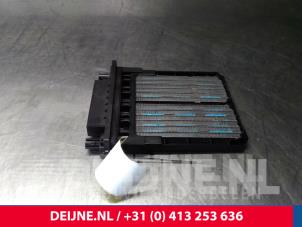 Usados Elemento de calefacción calefactor Volvo V60 I (FW/GW) 2.4 D6 20V Plug-in Hybrid AWD Precio € 45,00 Norma de margen ofrecido por van Deijne Onderdelen Uden B.V.