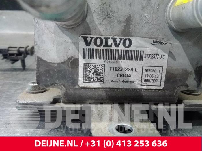 Intercambiador de calor de un Volvo V60 I (FW/GW) 2.4 D6 20V Plug-in Hybrid AWD 2013