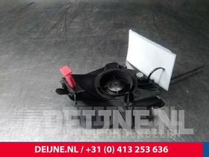 Used Speaker Volvo XC70 (SZ) XC70 2.4 D5 20V Price € 35,00 Margin scheme offered by van Deijne Onderdelen Uden B.V.