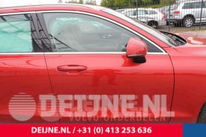 Used Front door 4-door, right Volvo V60 II (ZW) 2.0 D4 16V Price € 750,00 Margin scheme offered by van Deijne Onderdelen Uden B.V.