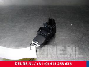 Used Ignition lock + key Volvo XC60 I (DZ) 2.4 D5 20V 220 AWD Price € 100,00 Margin scheme offered by van Deijne Onderdelen Uden B.V.