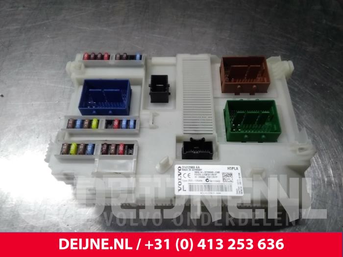 Usados Módulo electrónico central Volvo V60 I (FW/GW) 2.0 D4 16V Precio € 100,00 Norma de margen ofrecido por van Deijne Onderdelen Uden B.V.