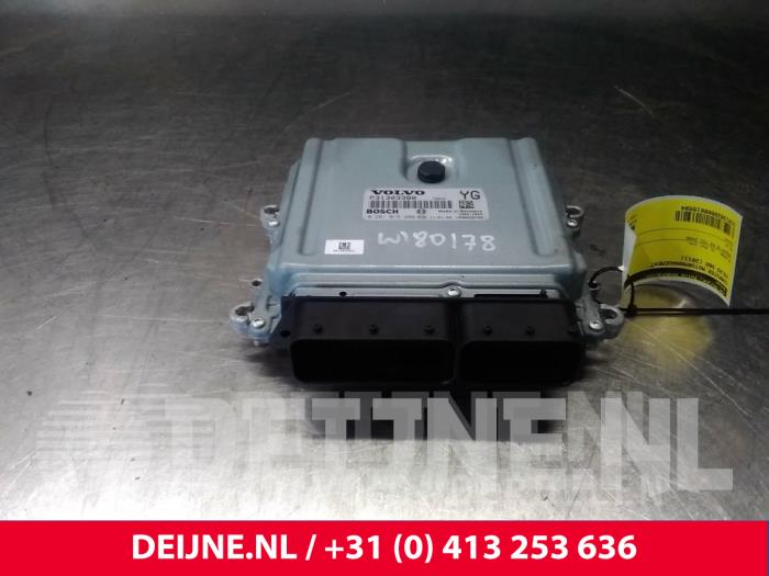 Used Engine management computer Volvo S60 II (FS) 2.4 D5 20V AWD Price € 60,00 Margin scheme offered by van Deijne Onderdelen Uden B.V.