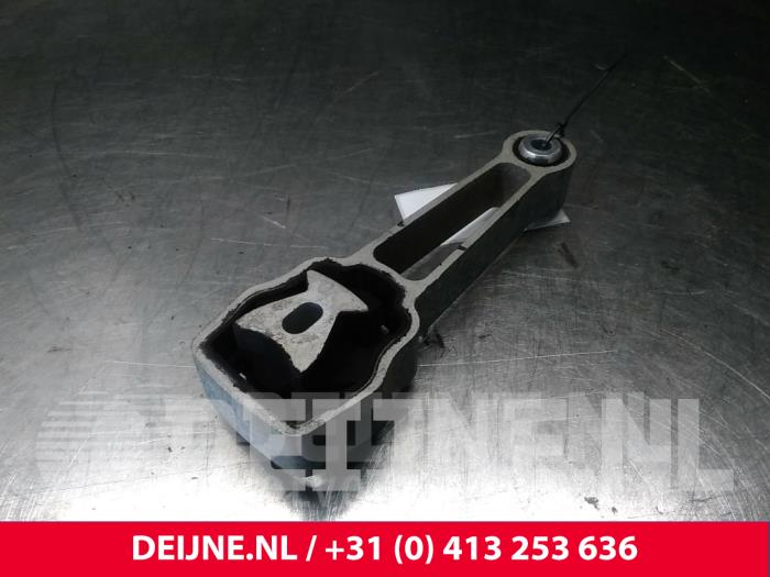 Used Engine mount Volvo S60 II (FS) 2.0 D3 20V Price € 25,00 Margin scheme offered by van Deijne Onderdelen Uden B.V.