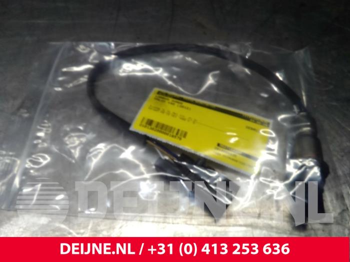 Usagé Sonde lambda Volvo V40 (MV) 1.6 D2 Prix € 50,00 Règlement à la marge proposé par van Deijne Onderdelen Uden B.V.