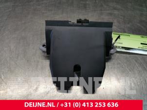 Używane Mechanizm zamka tylnej klapy Volvo V40 (MV) 2.0 D4 16V Cena € 25,00 Procedura marży oferowane przez van Deijne Onderdelen Uden B.V.