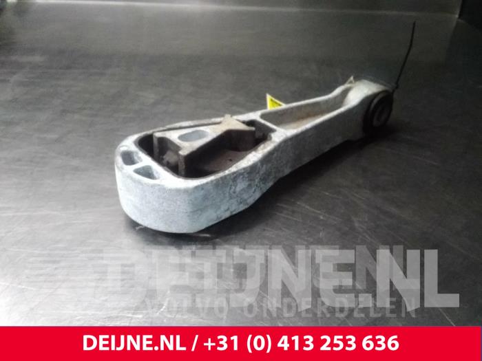 Used Engine mount Volvo V40 (MV) 2.0 T2 16V Price € 25,00 Margin scheme offered by van Deijne Onderdelen Uden B.V.
