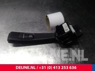 Usados Interruptor de indicador de dirección Volvo V40 (MV) 2.0 D2 16V Precio € 15,00 Norma de margen ofrecido por van Deijne Onderdelen Uden B.V.