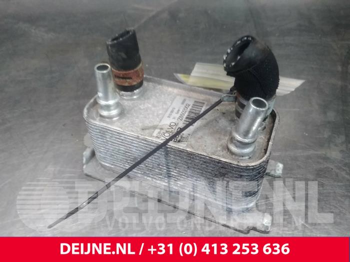 Gebrauchte Ölkühler Volvo V40 Cross Country (MZ) 1.6 D2 Preis € 65,00 Margenregelung angeboten von van Deijne Onderdelen Uden B.V.