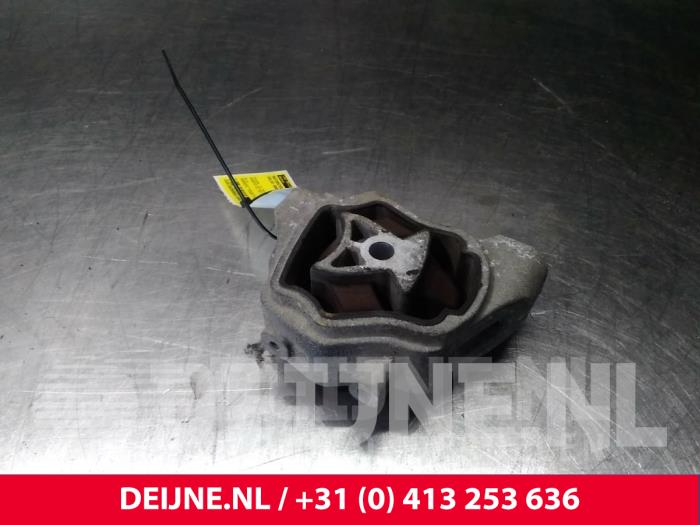 Used Engine mount Volvo S60 II (FS) 2.0 D3 20V Price € 25,00 Margin scheme offered by van Deijne Onderdelen Uden B.V.