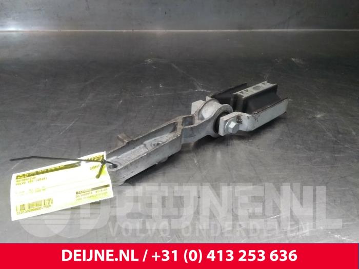 Used Engine mount Volvo V60 II (ZW) 2.0 D4 16V Price € 35,00 Margin scheme offered by van Deijne Onderdelen Uden B.V.