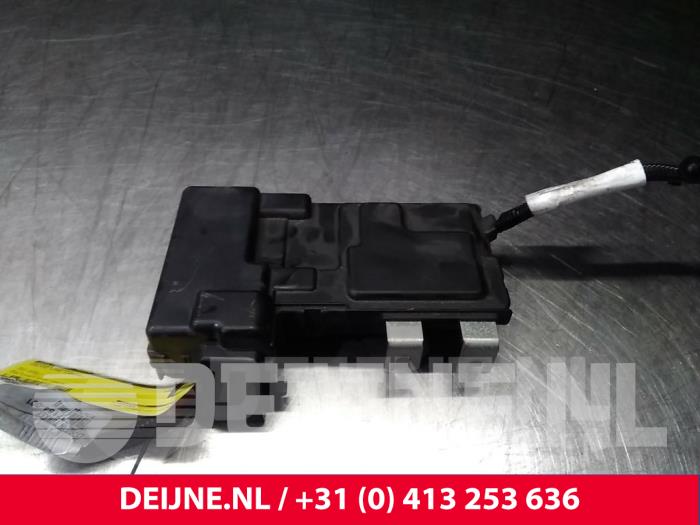 Used Start/Stop computer Volvo V70 (BW) 2.4 D5 20V AWD Price € 40,00 Margin scheme offered by van Deijne Onderdelen Uden B.V.