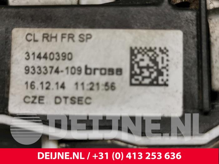 Front door lock mechanism 4-door, right Volvo V40 1.6 D2 - 31440390
