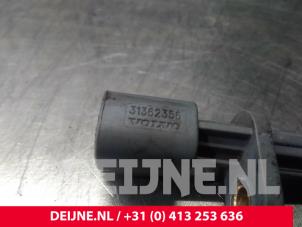 ABS-sensor från en Volvo XC90 II 2.0 T8 16V Twin Engine AWD 2018