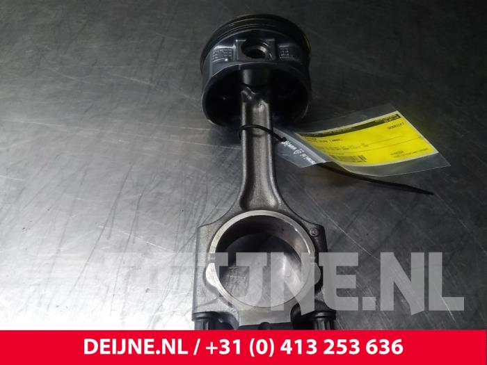 Usados Pistón Volvo XC90 I 2.9 T6 24V Precio € 100,00 Norma de margen ofrecido por van Deijne Onderdelen Uden B.V.