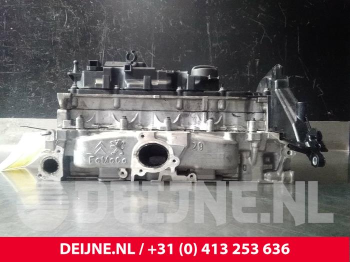Usagé Culasse Volvo V50 (MW) Prix € 400,00 Règlement à la marge proposé par van Deijne Onderdelen Uden B.V.