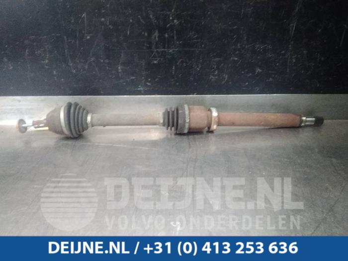 Gebrauchte Antriebswelle rechts vorne Volvo C30 (EK/MK) 1.6 D 16V Preis € 50,00 Margenregelung angeboten von van Deijne Onderdelen Uden B.V.