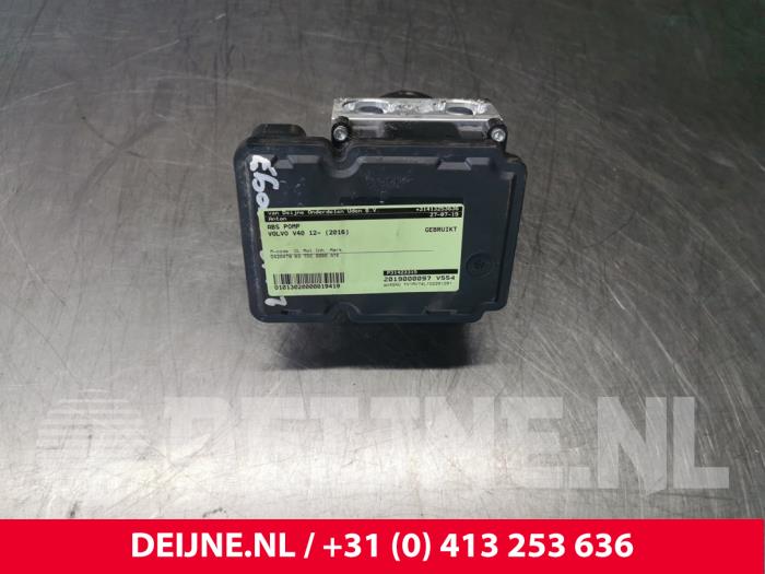 Usagé Bloc ABS Volvo V40 (MV) 2.0 D2 16V Prix € 40,00 Règlement à la marge proposé par van Deijne Onderdelen Uden B.V.