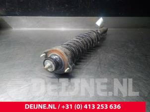 Used Rear shock absorber rod, right Volvo V40 (VW) 1.6 16V Price € 25,00 Margin scheme offered by van Deijne Onderdelen Uden B.V.