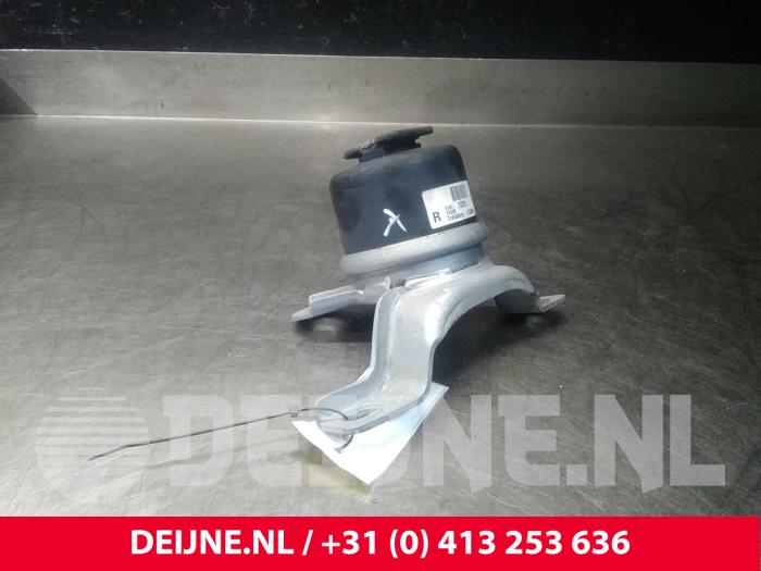 Used Engine mount Volvo S60 II (FS) 2.0 T3 16V Price € 25,00 Margin scheme offered by van Deijne Onderdelen Uden B.V.