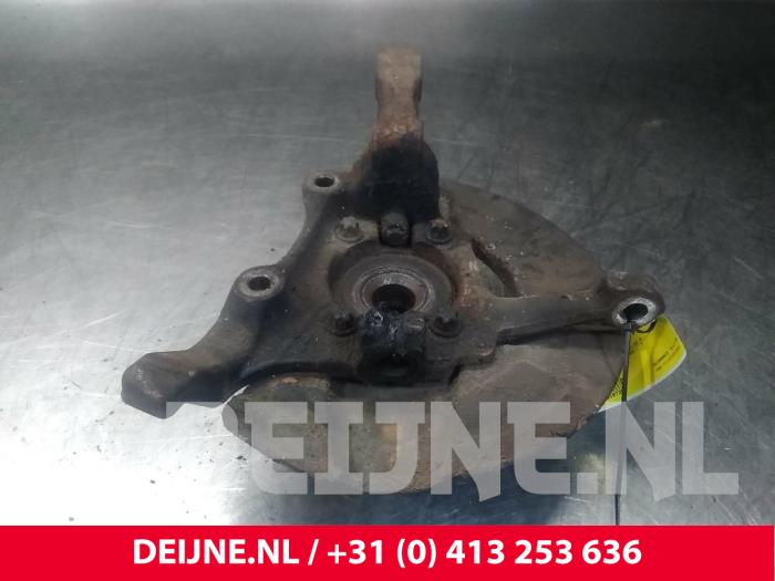 Knuckle, front right from a Volvo 850 2.3i T-5 Turbo 20V 1994