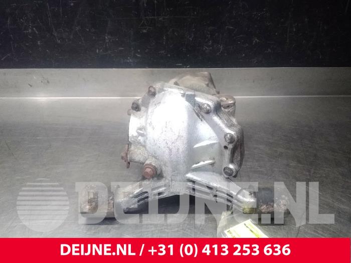 Rear differential from a Volvo V70 (SW) 2.4 D5 20V 2005