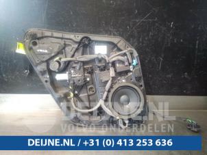 Gebrauchte Fenstermechanik 4-türig links hinten Volvo V40 Preis € 30,00 Margenregelung angeboten von van Deijne Onderdelen Uden B.V.