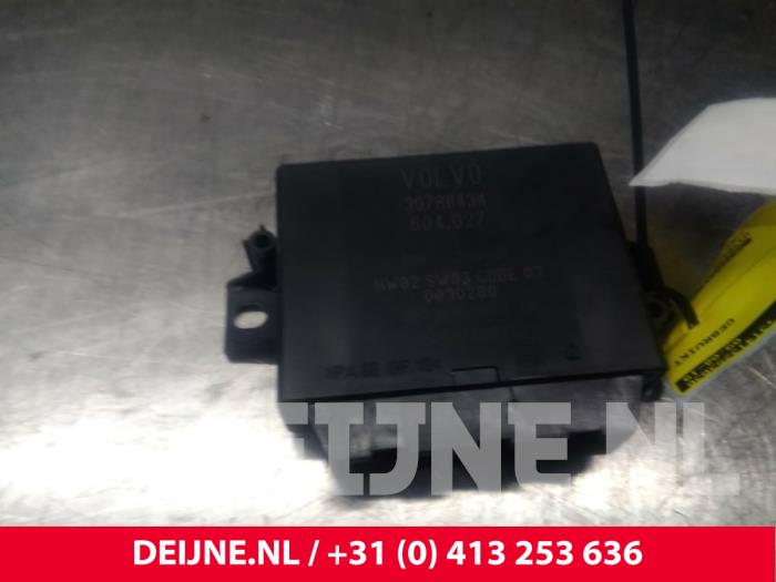 Usados Módulo PDC Volvo C70 (MC) 2.4i 20V Precio € 50,00 Norma de margen ofrecido por van Deijne Onderdelen Uden B.V.