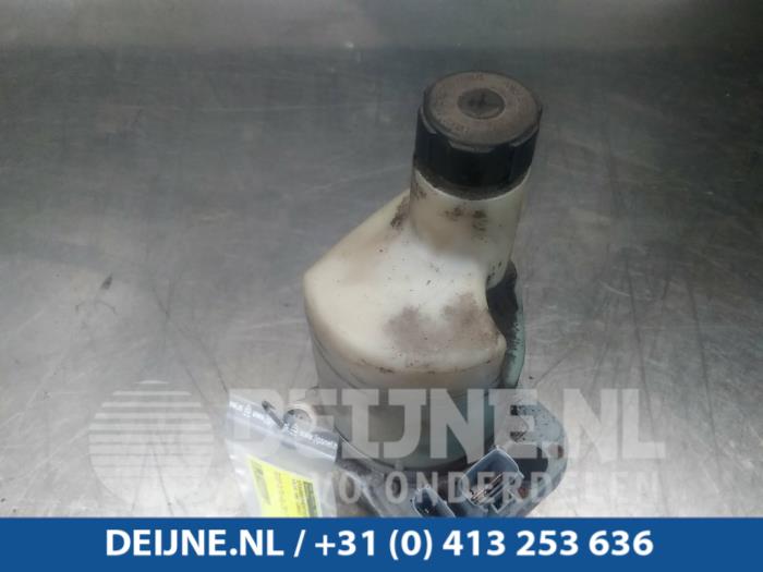 Usagé Pompe de direction Volvo V50 (MW) Prix € 100,00 Règlement à la marge proposé par van Deijne Onderdelen Uden B.V.
