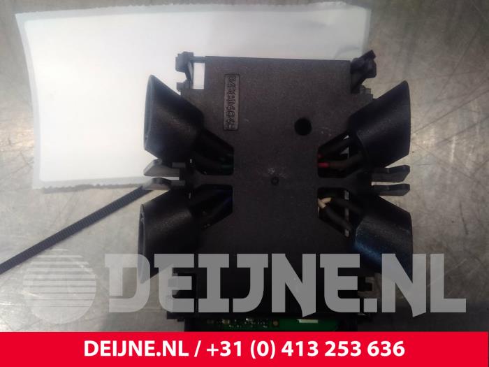 Używane Modul alarmu Volvo XC60 I (DZ) 2.4 D3/D4 20V AWD Cena € 25,00 Procedura marży oferowane przez van Deijne Onderdelen Uden B.V.