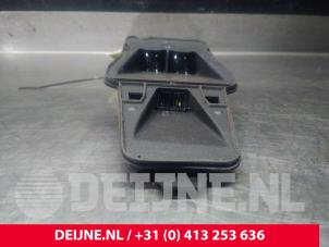 Usados Sensor asistente de frenado Volvo XC70 (BZ) 2.4 D5 20V 215 AWD Autom. Precio € 32,50 Norma de margen ofrecido por van Deijne Onderdelen Uden B.V.