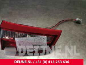Usados Luz trasera derecha Volvo S60 II (FS) 2.0 D2 16V Precio € 50,00 Norma de margen ofrecido por van Deijne Onderdelen Uden B.V.