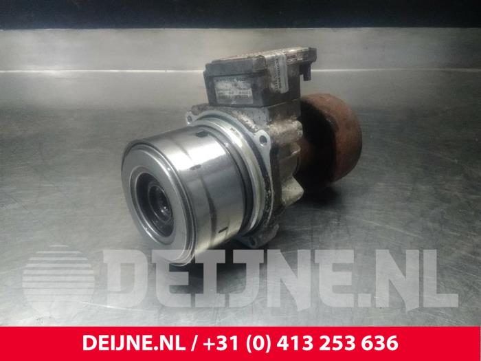 Używane Sprzeglo Haldex Volvo V70 (SW) 2.4 D5 20V AWD Cena € 175,00 Procedura marży oferowane przez van Deijne Onderdelen Uden B.V.