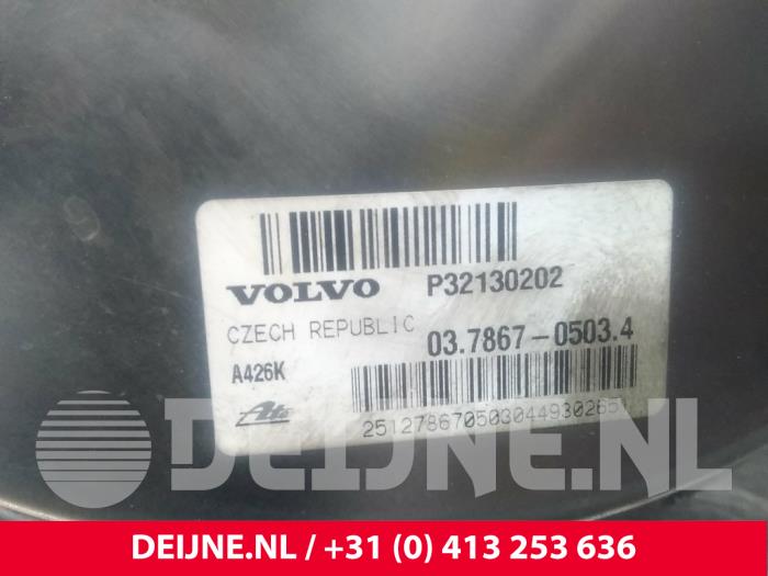 Brake servo from a Volvo XC90 II 2.0 D5 16V AWD 2019