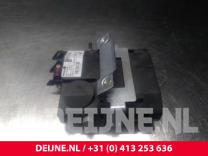 Begagnade Telefonmodul Volvo XC90 I 2.5 T 20V Pris € 40,00 Marginaltabell erbjuds av van Deijne Onderdelen Uden B.V.