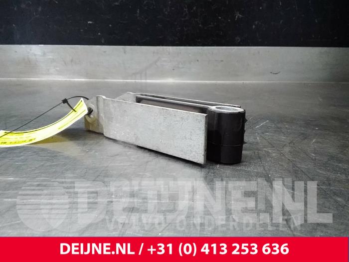 Used Engine mount Volvo S80 (AR/AS) 2.0 D4 16V Price € 25,00 Margin scheme offered by van Deijne Onderdelen Uden B.V.