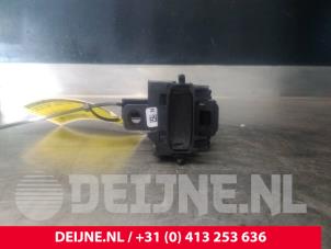 Used Ignition switch Volvo V40 (MV) 1.6 D2 Price € 10,00 Margin scheme offered by van Deijne Onderdelen Uden B.V.